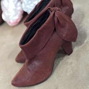 Elegant burgundy brown Ankle Boots
